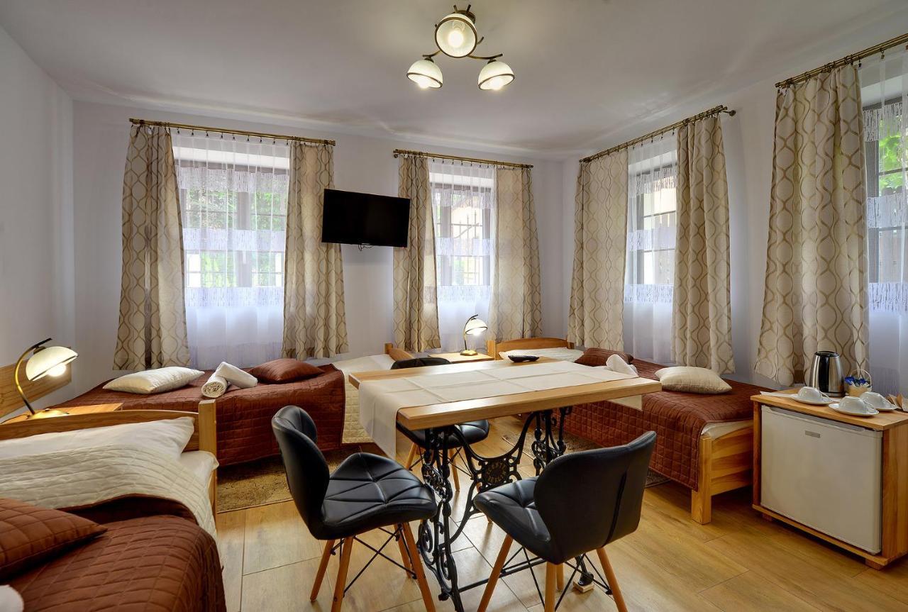 Appartement Dom Krawca - Pod Chojnikiem à Jelenia Góra Extérieur photo