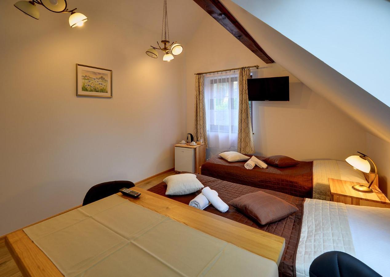 Appartement Dom Krawca - Pod Chojnikiem à Jelenia Góra Extérieur photo