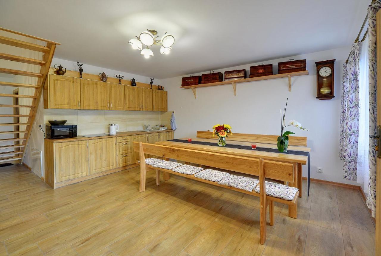 Appartement Dom Krawca - Pod Chojnikiem à Jelenia Góra Extérieur photo
