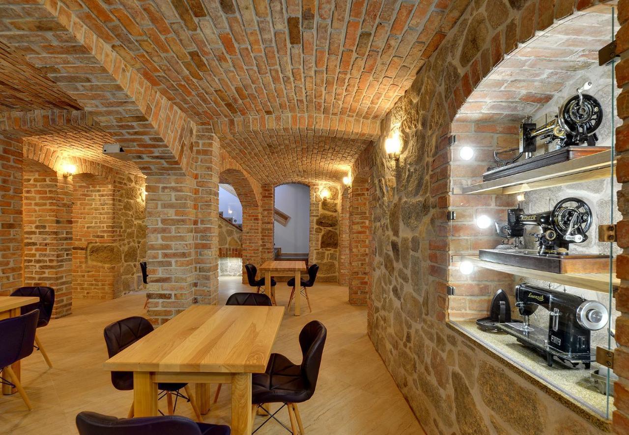 Appartement Dom Krawca - Pod Chojnikiem à Jelenia Góra Extérieur photo