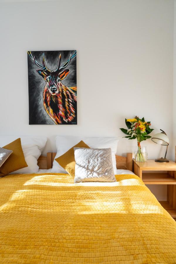 Appartement Dom Krawca - Pod Chojnikiem à Jelenia Góra Extérieur photo