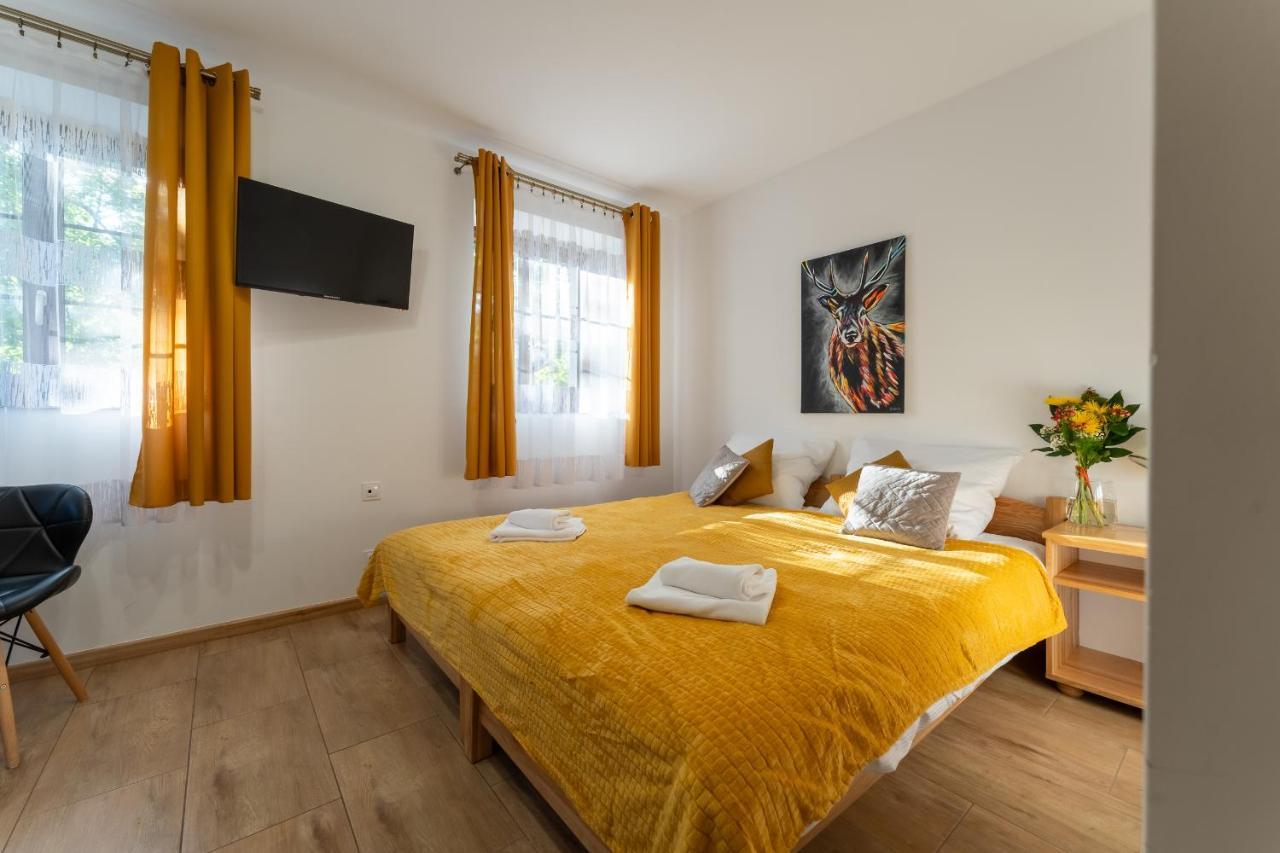 Appartement Dom Krawca - Pod Chojnikiem à Jelenia Góra Extérieur photo