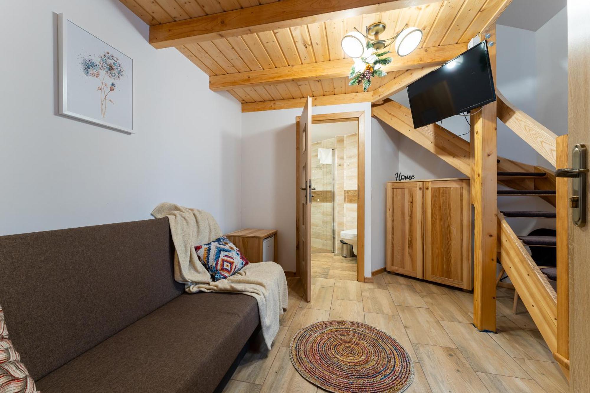 Appartement Dom Krawca - Pod Chojnikiem à Jelenia Góra Extérieur photo