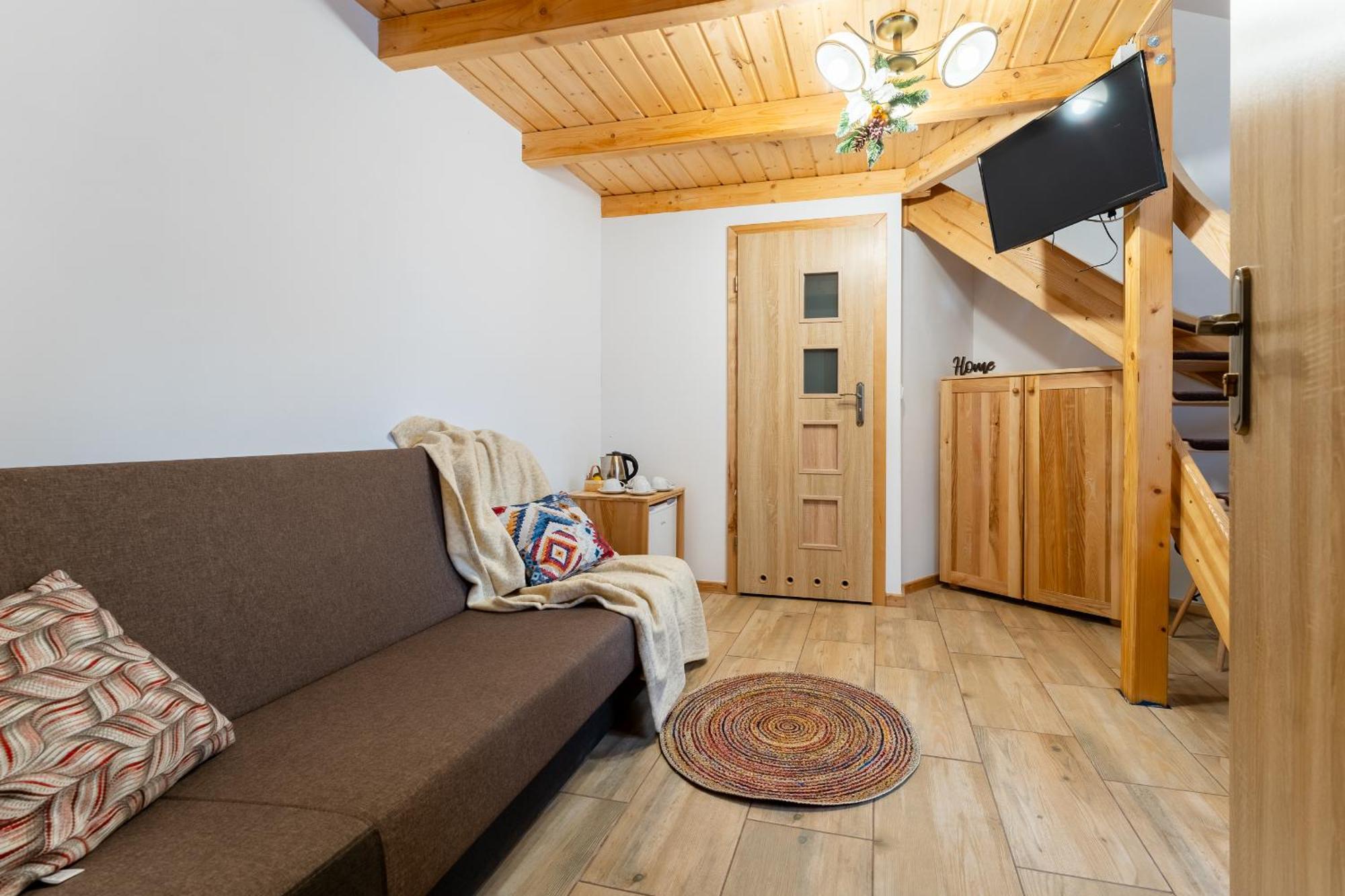 Appartement Dom Krawca - Pod Chojnikiem à Jelenia Góra Extérieur photo