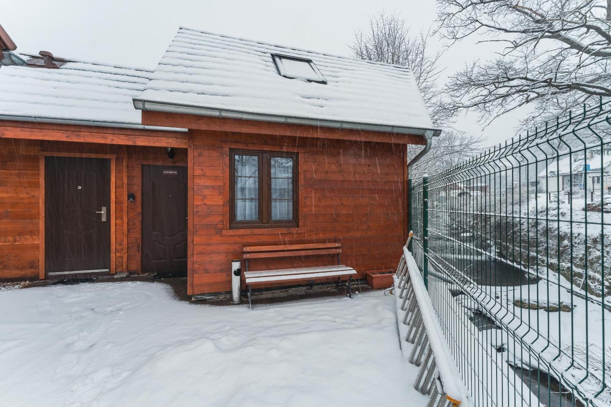 Appartement Dom Krawca - Pod Chojnikiem à Jelenia Góra Extérieur photo